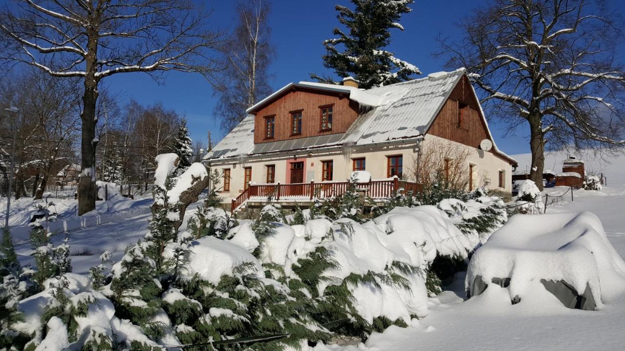 Knezice 25, V Krkonosich